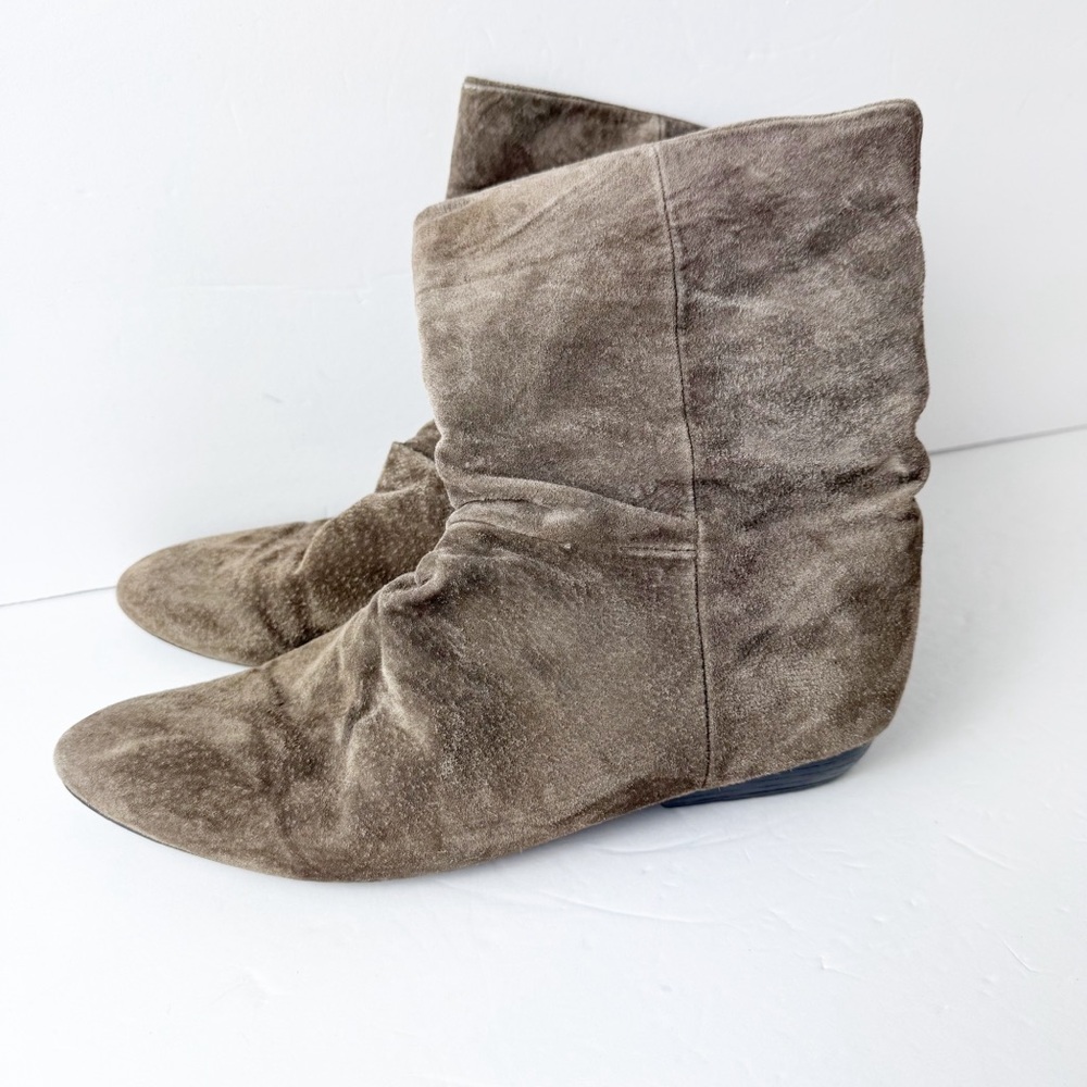 Vintage Newport News Brown Suede Flat Short Boots Women’s Size 8 - Picture 2 of 12